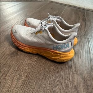 Women’s Hoka Arahi 6